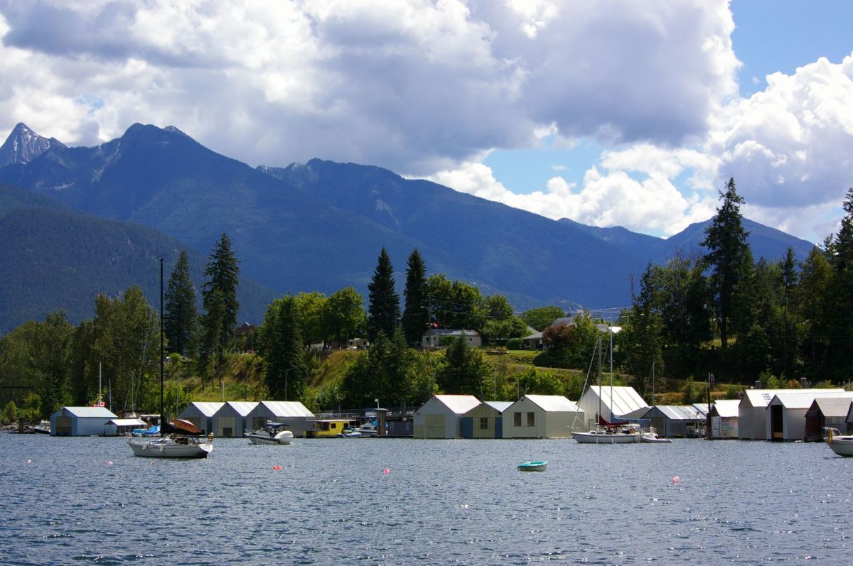 Kaslo and Kootenay Lake Accommodations