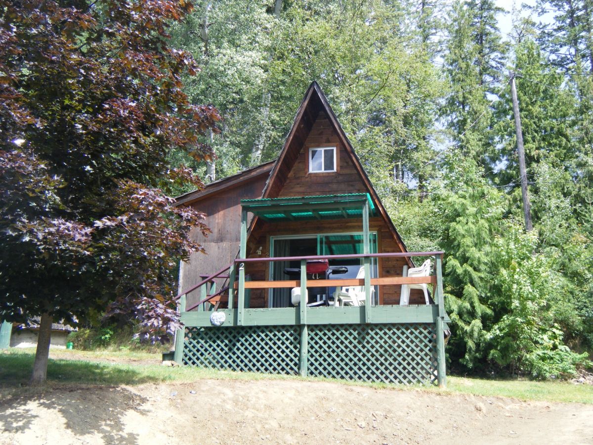 Sunny Bluffs Cabins and Campground
